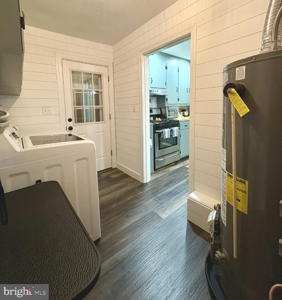 MOSS HILL ACRES - Residential