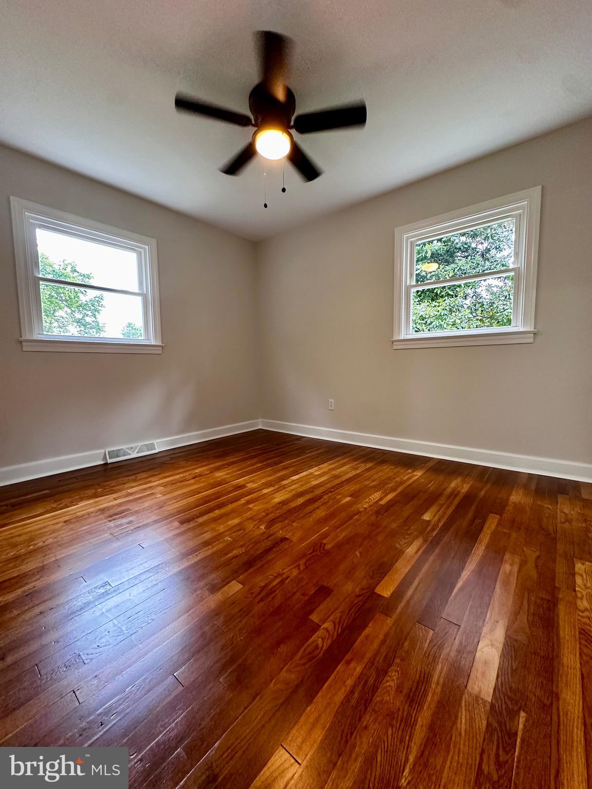 MOSS HILL ACRES - Residential