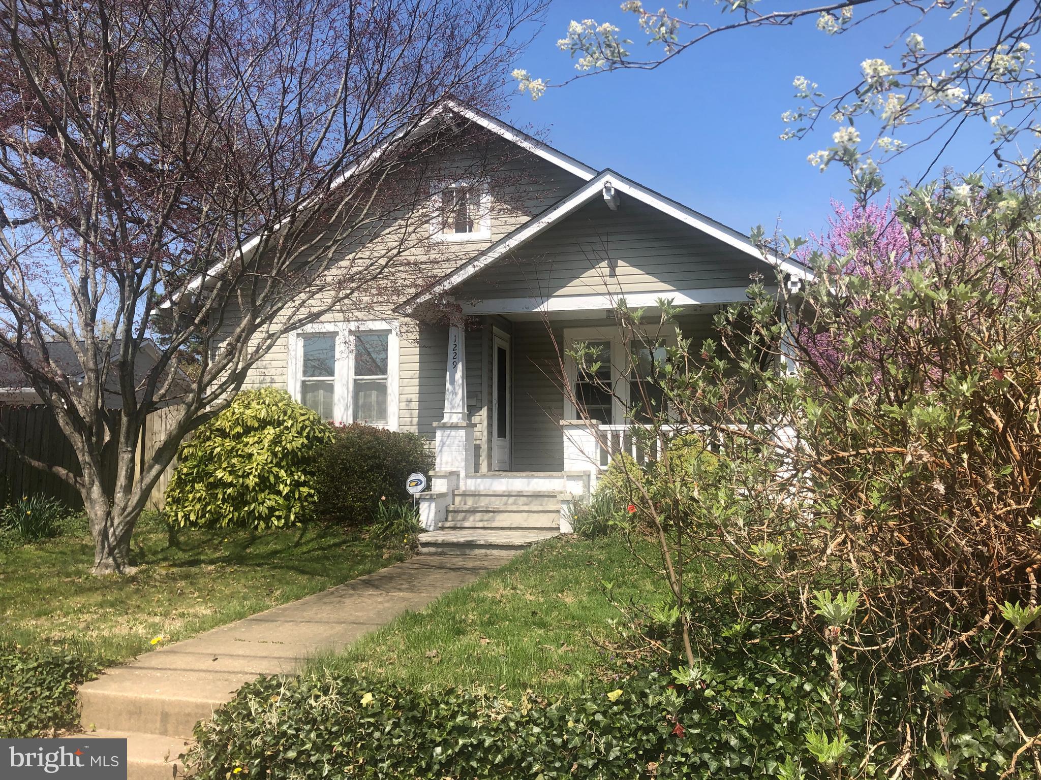 COLLEGE HEIGHTS - Residential Lease