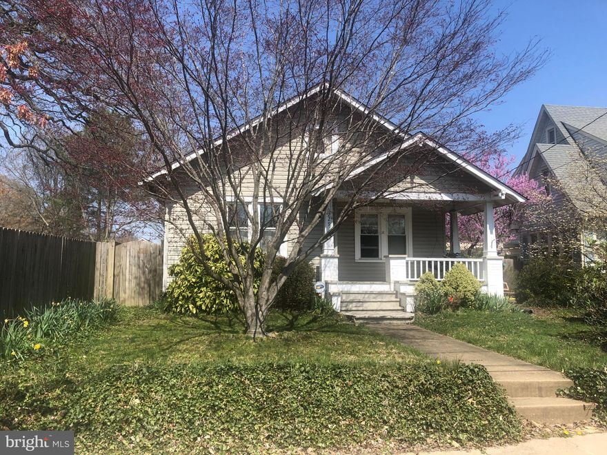Adorable 2 bedroom city bungalow available July 1*Walking distance to UMW and downtown*Nice wood floors*Washer/dryer*Lovely and private fenced in backyard*Small screened in porch*Partial basement perfect for storage*Non smokers only*1 pet on case by case basis*