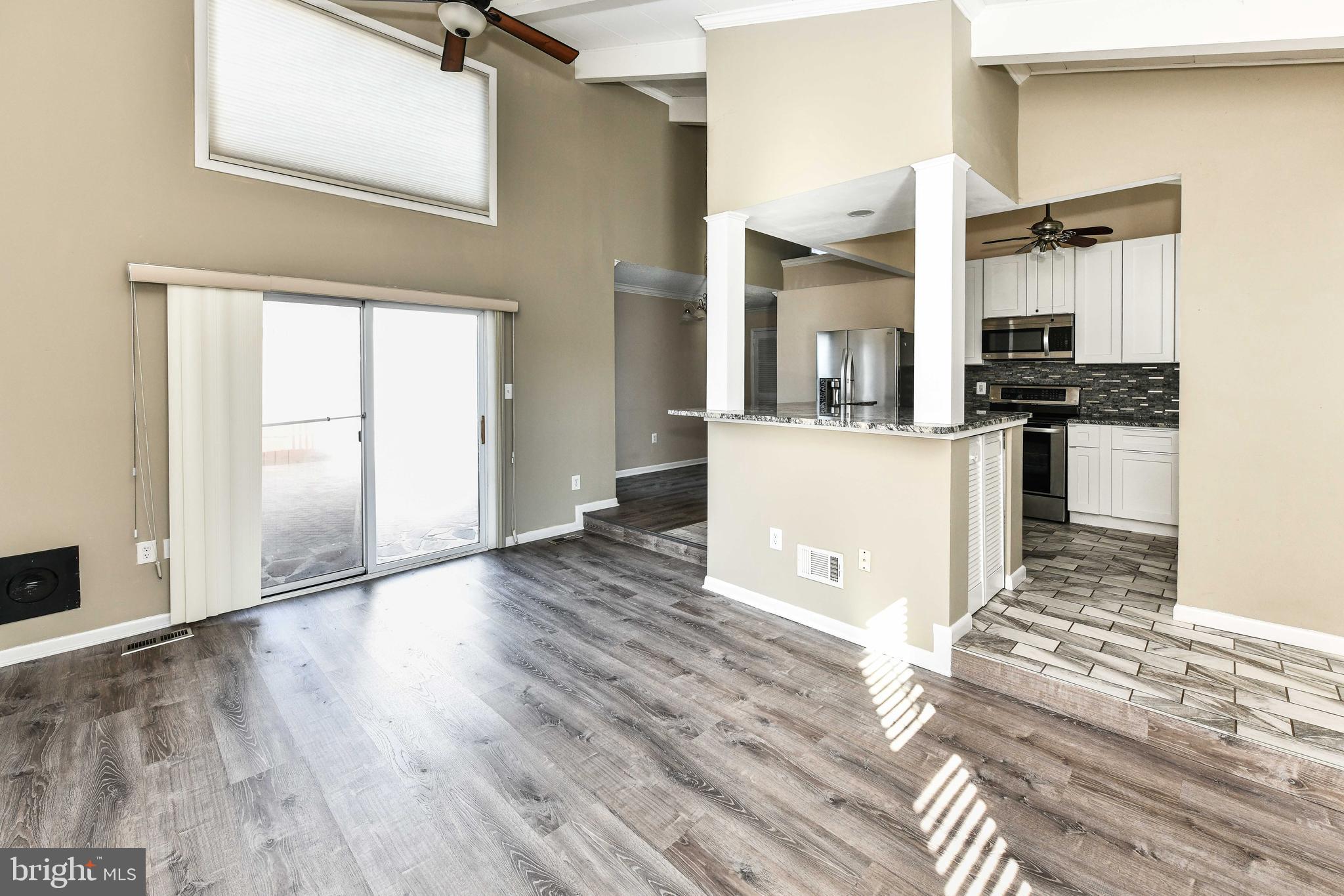 LONDON TOWNE - Residential Lease