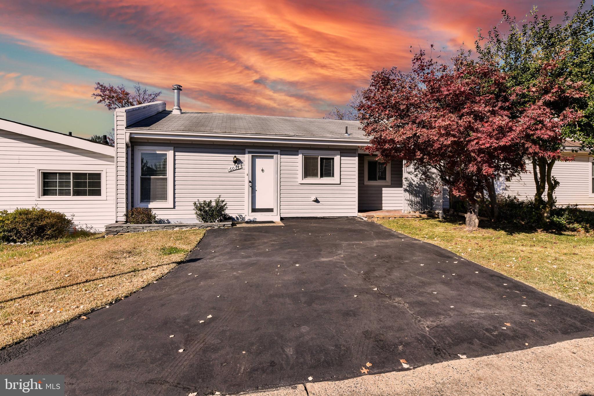 LONDON TOWNE - Residential Lease