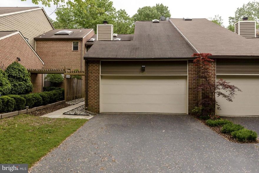 Beautiful contemporary TH in desirable close-in location. Close to C&0 Canal,recreational sites, shopping, easy commute to DC+VA. Renovated Kitchen+Baths, new HVAC,gutters,windows, siding and more. Lovely floor plan w/breakfast area leading to deck w/scenic views. M. Bedroom Suite w/fabulous M BA,walkout lower level w/4th Bedroom+ Ba.Move right in!