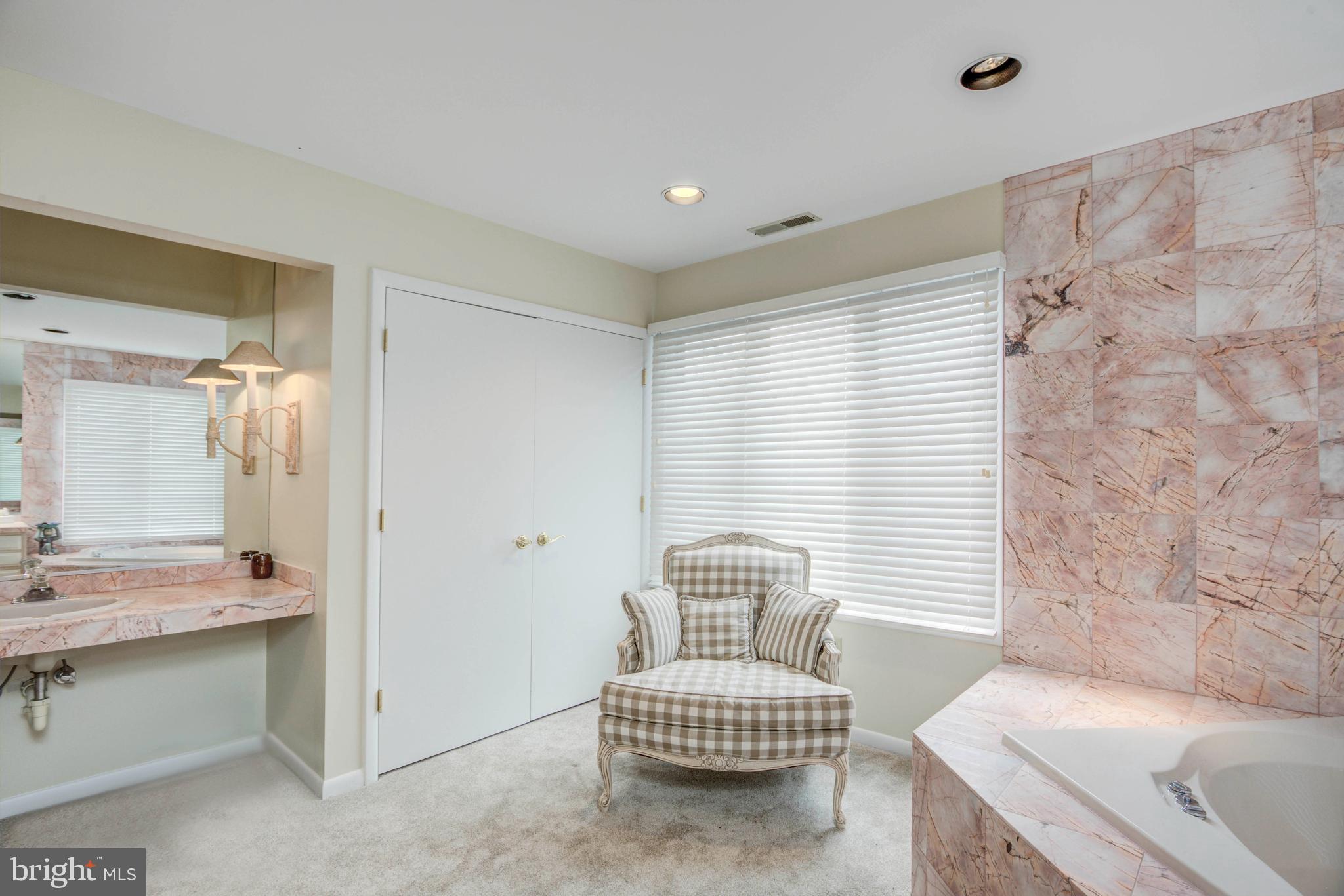 GULLS NEST - Residential