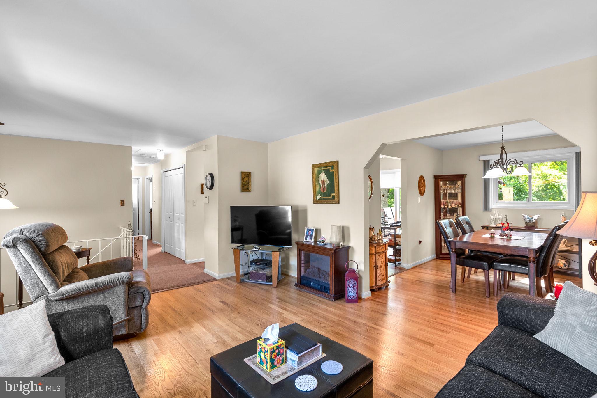 19425 RENA COURT