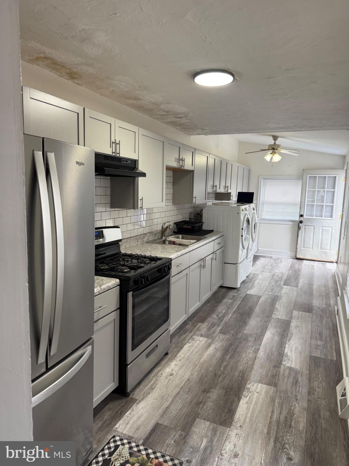 837 LOCUST STREET