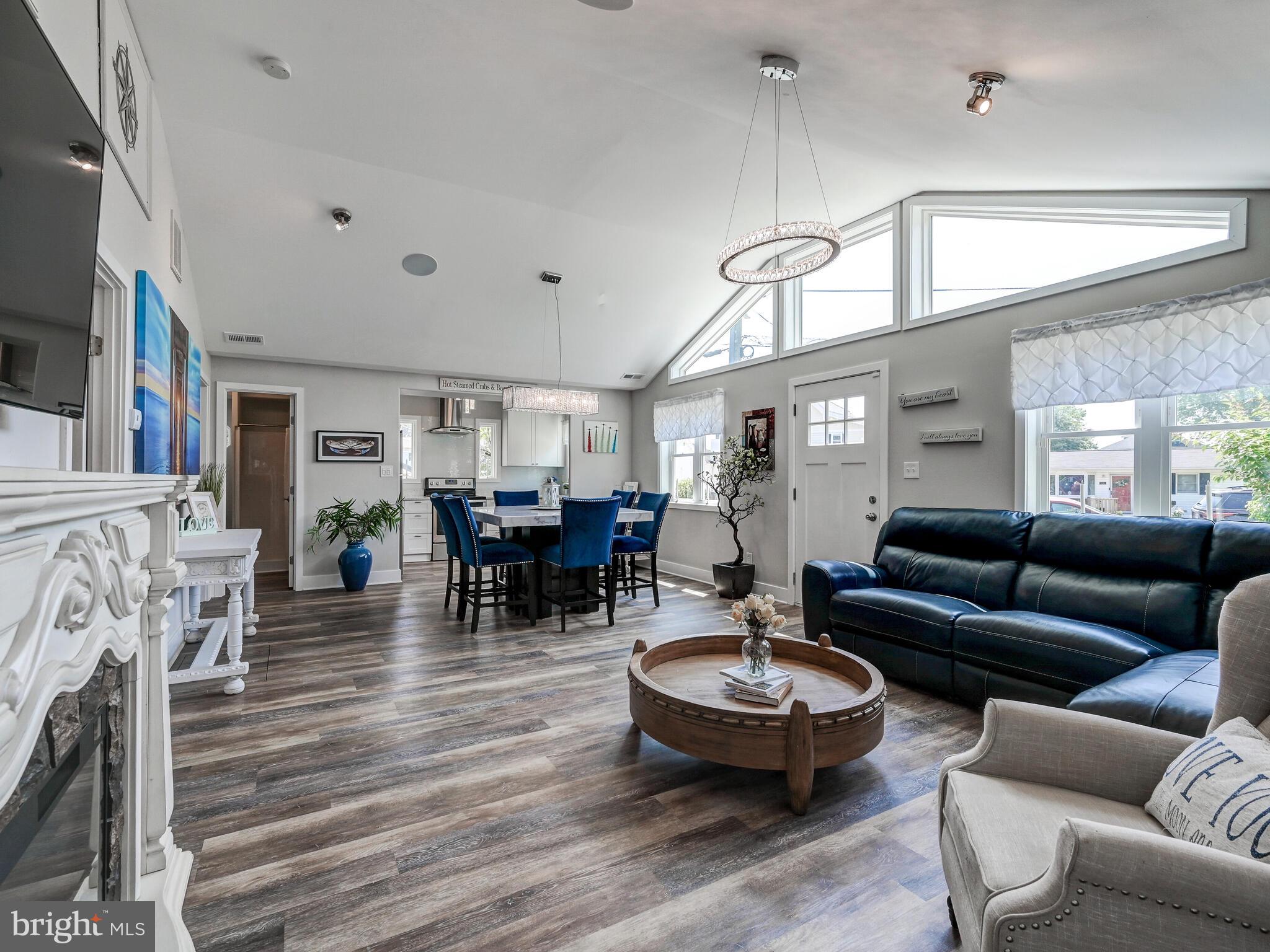 STANSBURY MANOR - Residential