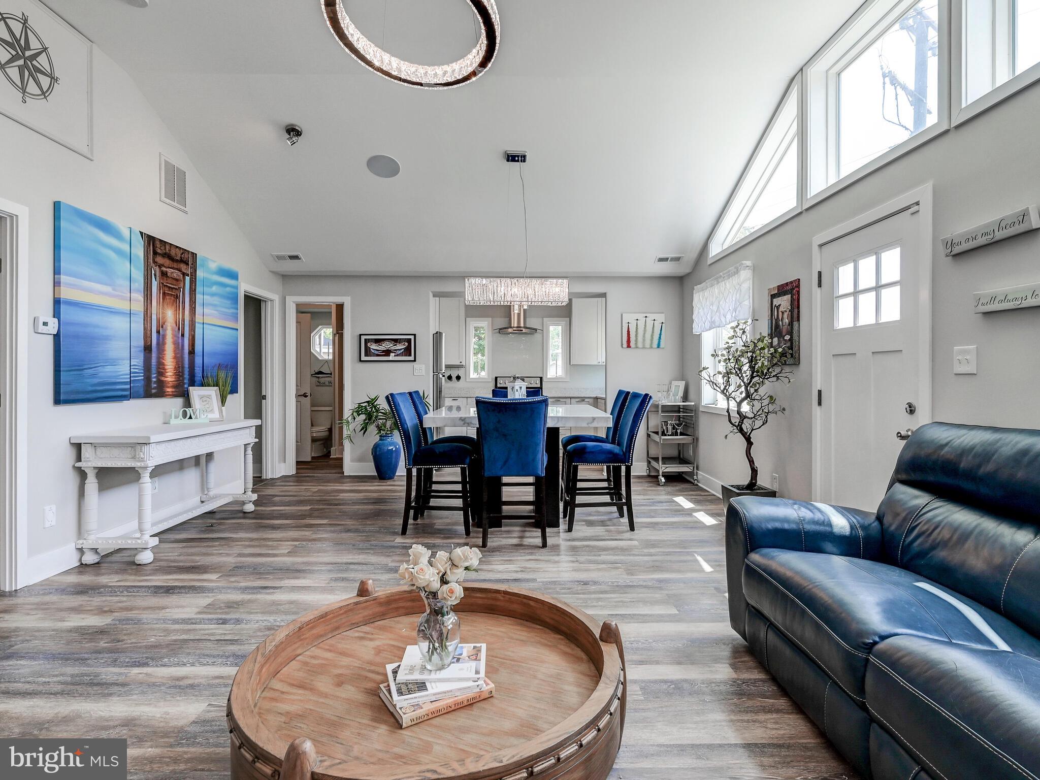 STANSBURY MANOR - Residential