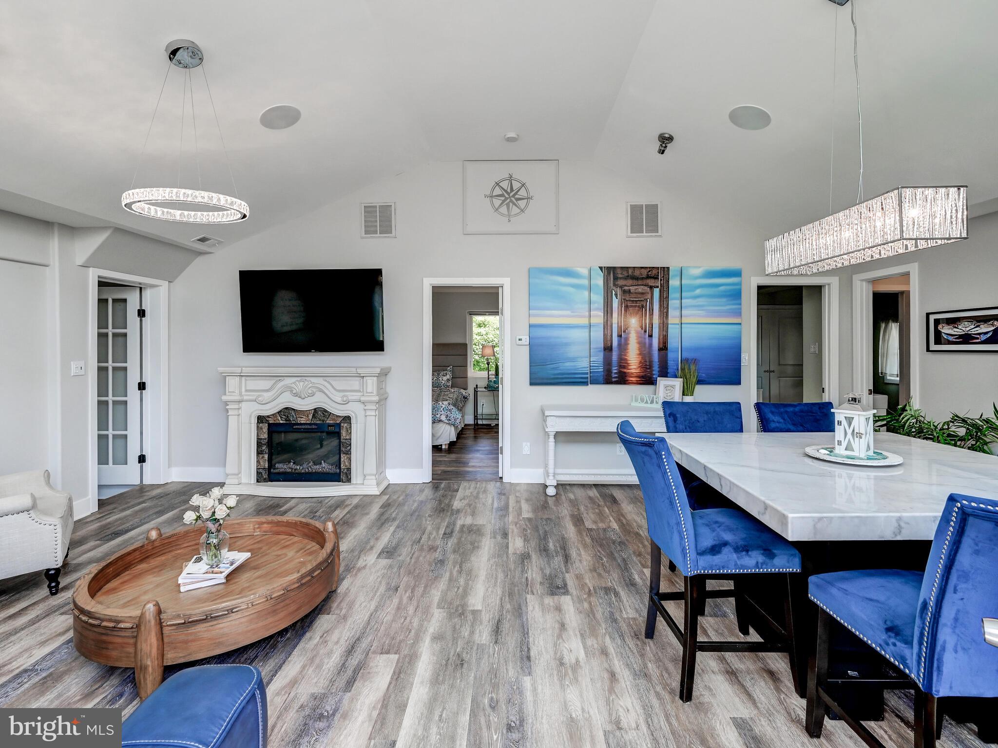 STANSBURY MANOR - Residential