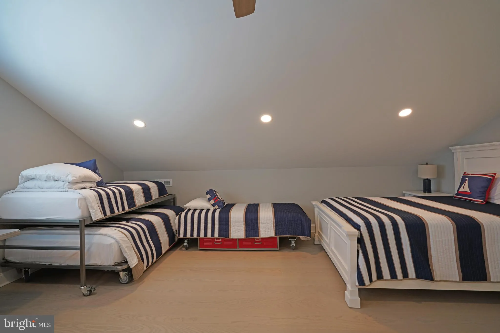 Millsboro, Delaware 19966, United States, 7 Bedrooms Bedrooms, ,5 BathroomsBathrooms,Residential,Pending,19333