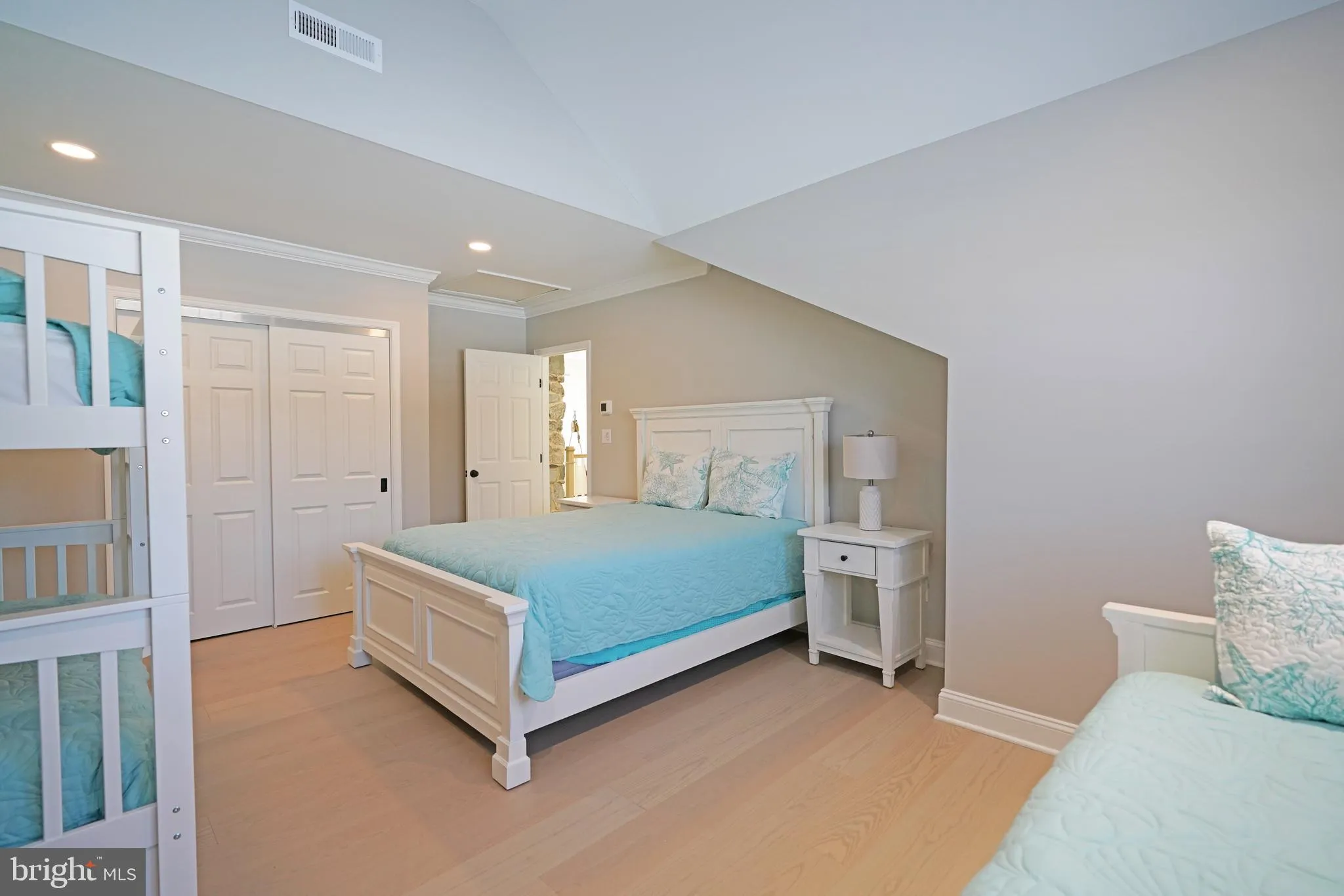 Millsboro, Delaware 19966, United States, 7 Bedrooms Bedrooms, ,5 BathroomsBathrooms,Residential,Pending,19333