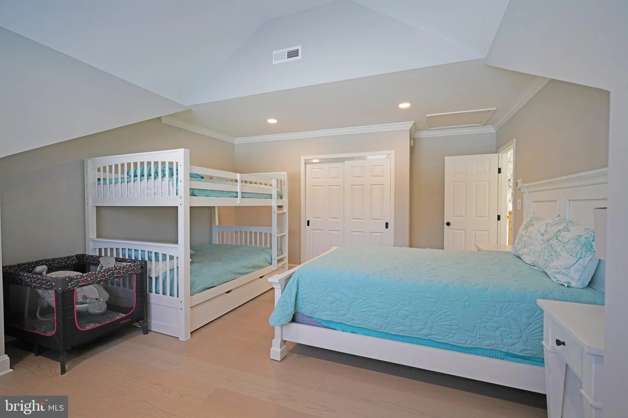 Millsboro, Delaware 19966, United States, 7 Bedrooms Bedrooms, ,5 BathroomsBathrooms,Residential,Pending,19333