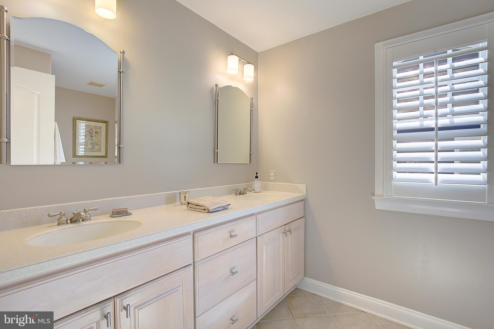EASTPORT - Residential