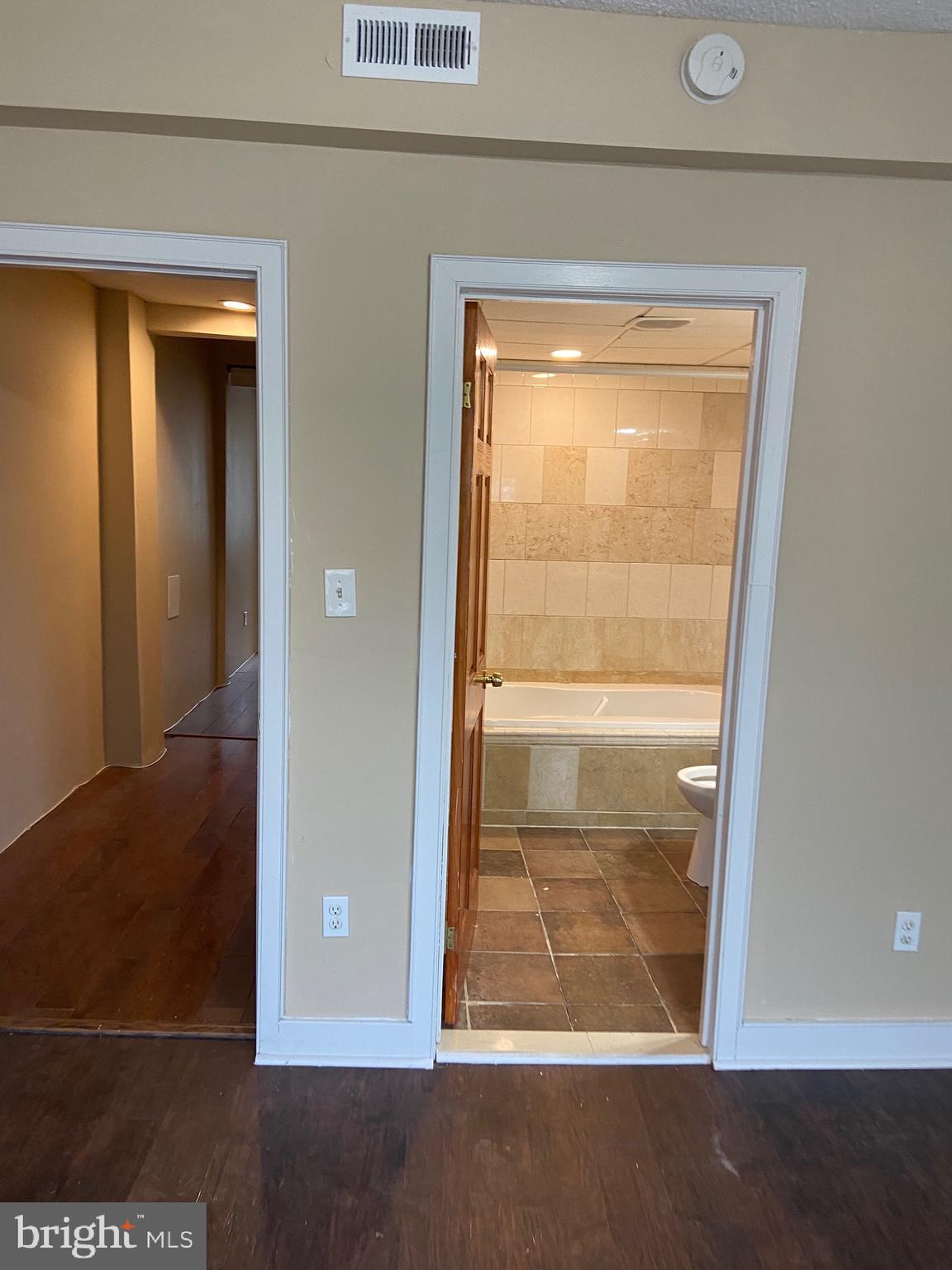 FRANKLIN SQUARE HISTORIC DISTRICT - Residential Lease