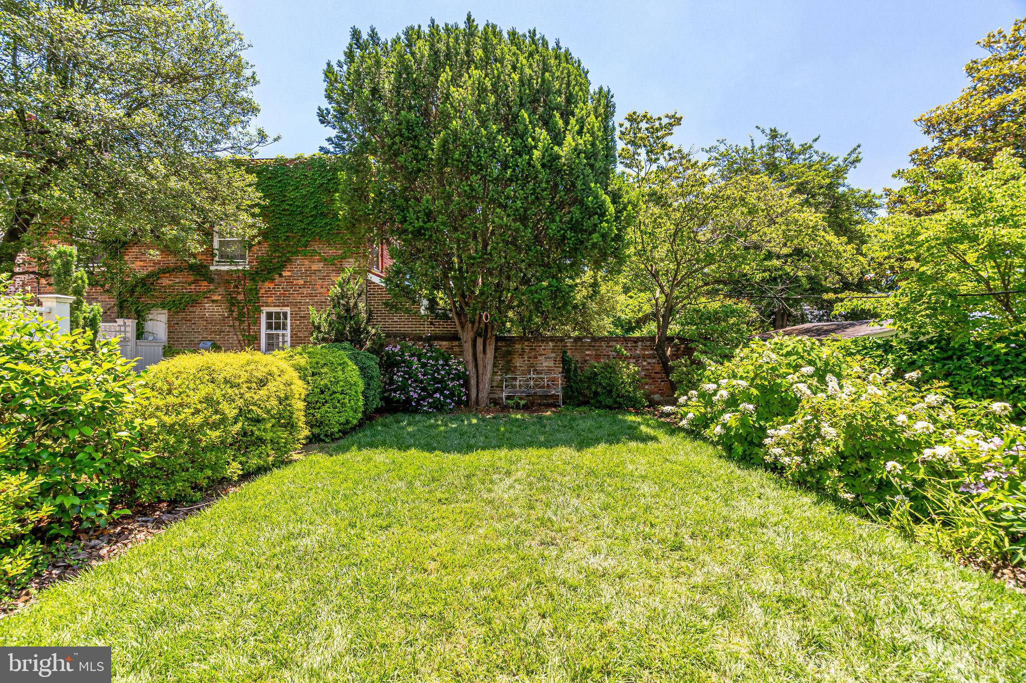 OLD TOWN ALEXANDRIA - Residential Lease