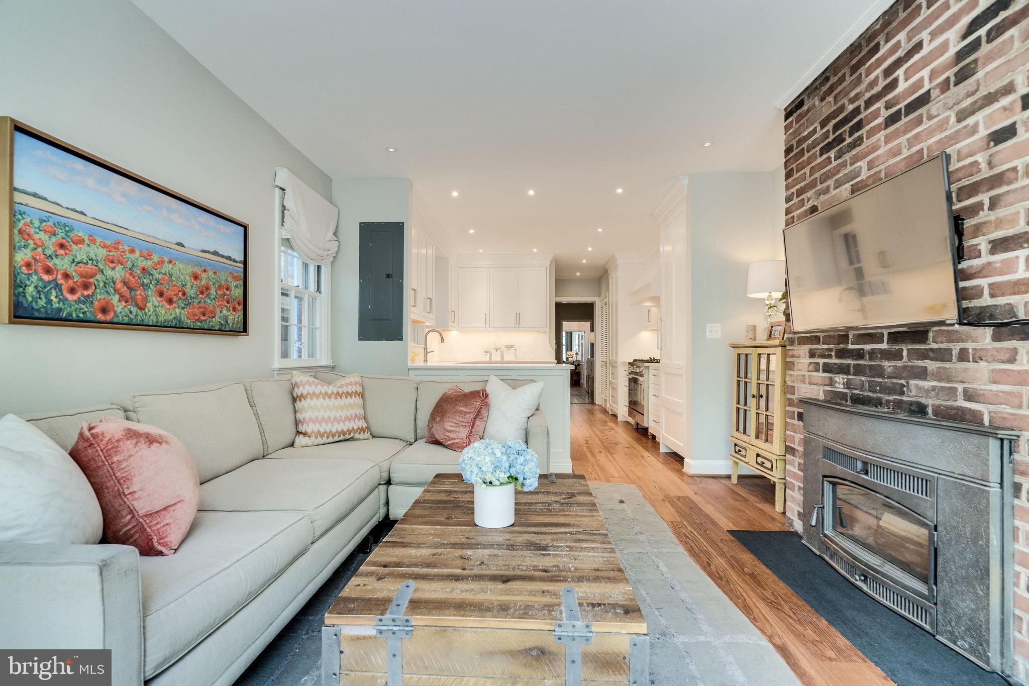 OLD TOWN ALEXANDRIA - Residential Lease