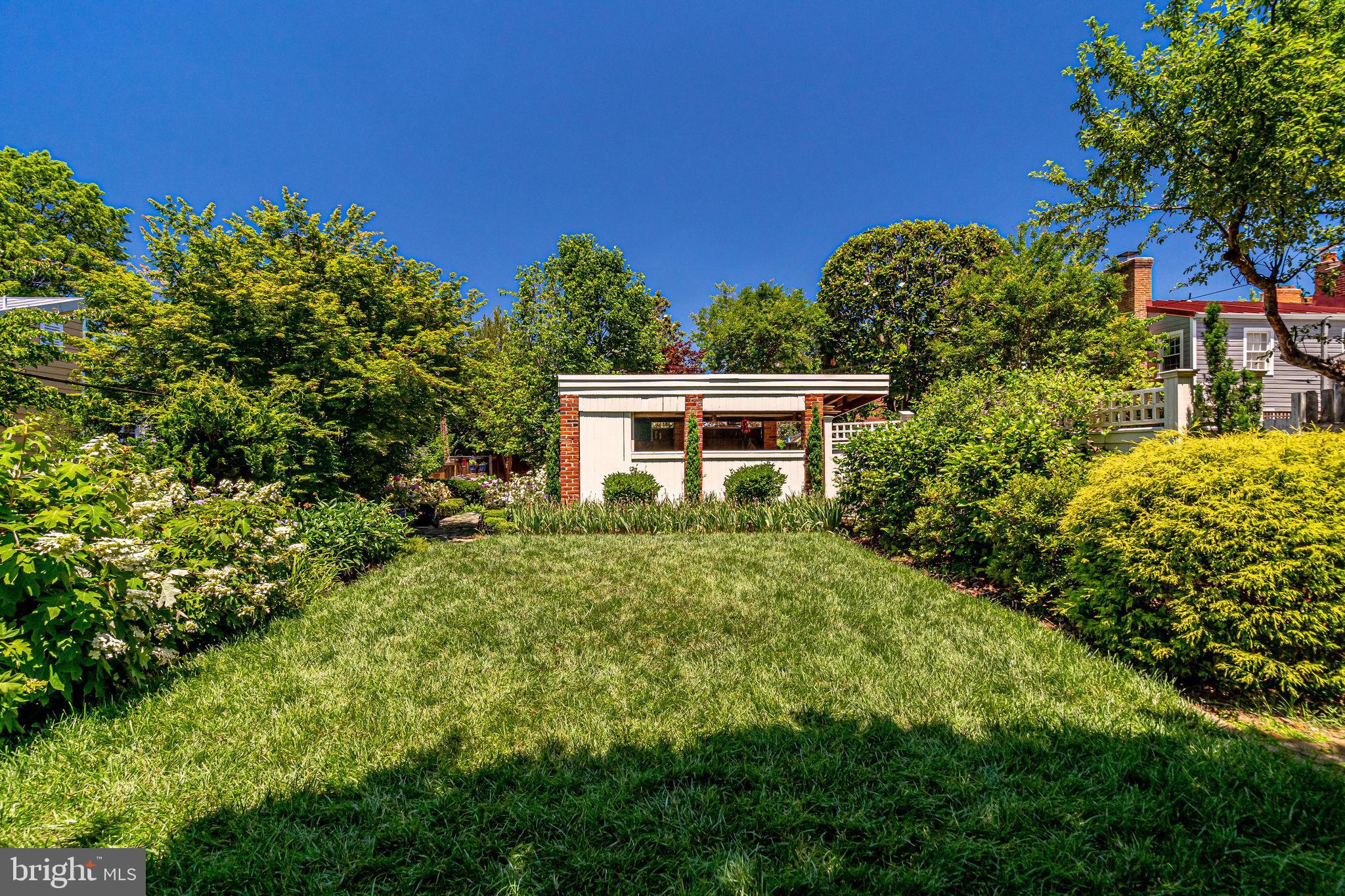 OLD TOWN ALEXANDRIA - Residential Lease