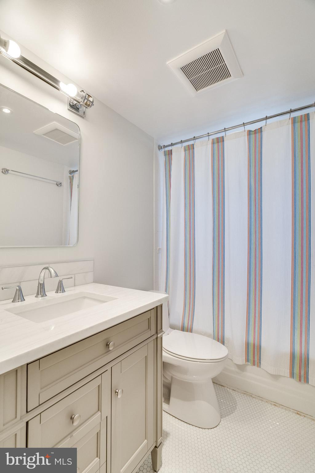 OLD TOWN ALEXANDRIA - Residential Lease