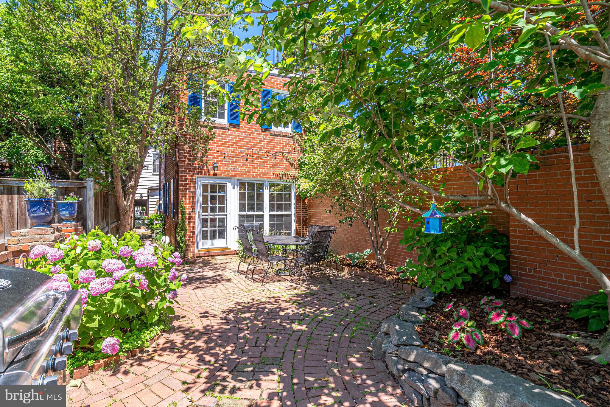 OLD TOWN ALEXANDRIA - Residential Lease