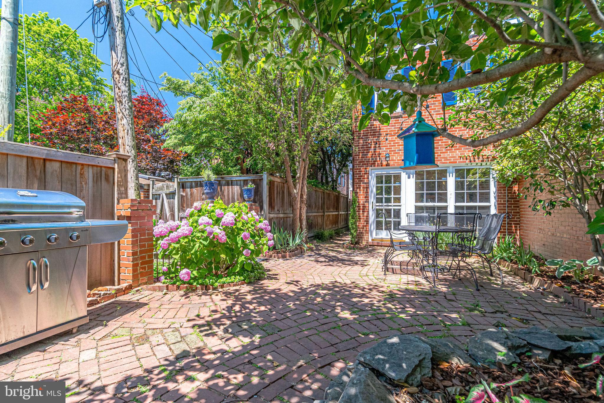 OLD TOWN ALEXANDRIA - Residential Lease