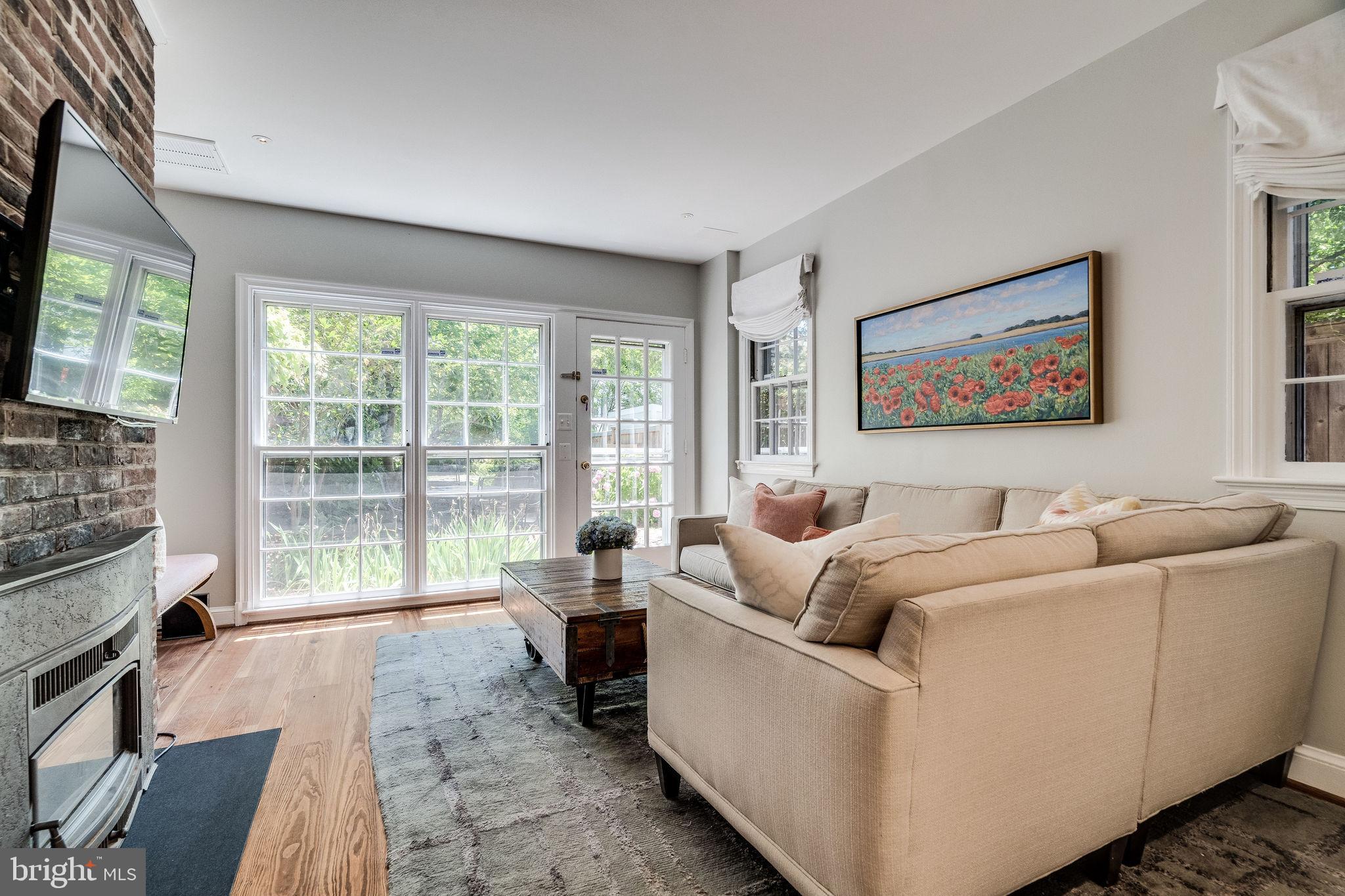 OLD TOWN ALEXANDRIA - Residential Lease