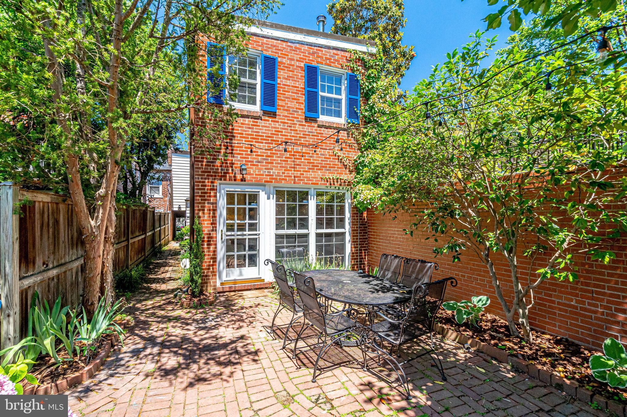 OLD TOWN ALEXANDRIA - Residential Lease