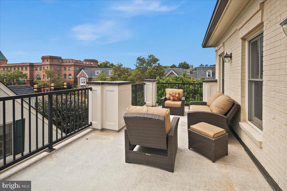 LIBERTY ROW - Residential