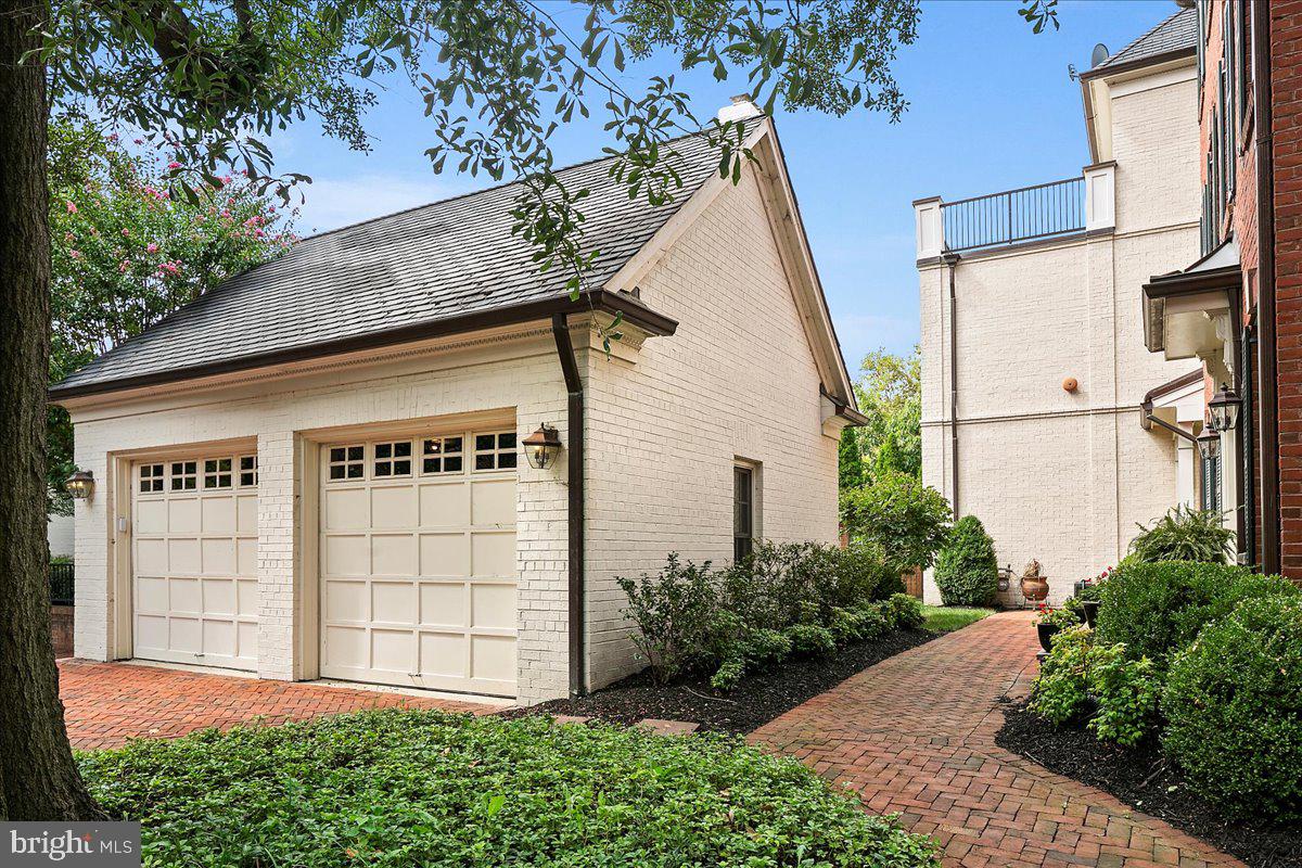 LIBERTY ROW - Residential