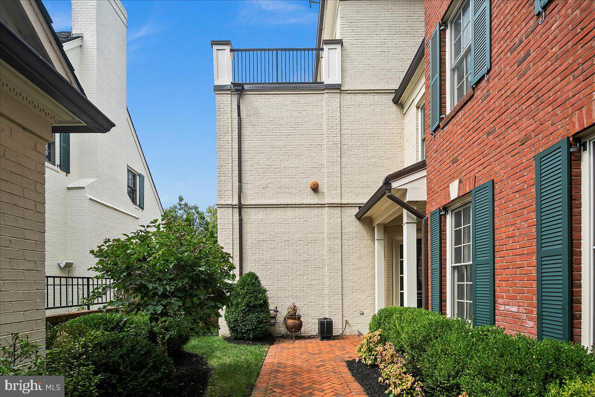 LIBERTY ROW - Residential