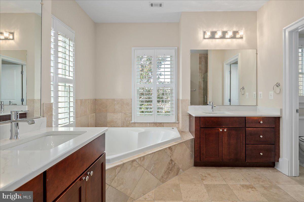 LIBERTY ROW - Residential