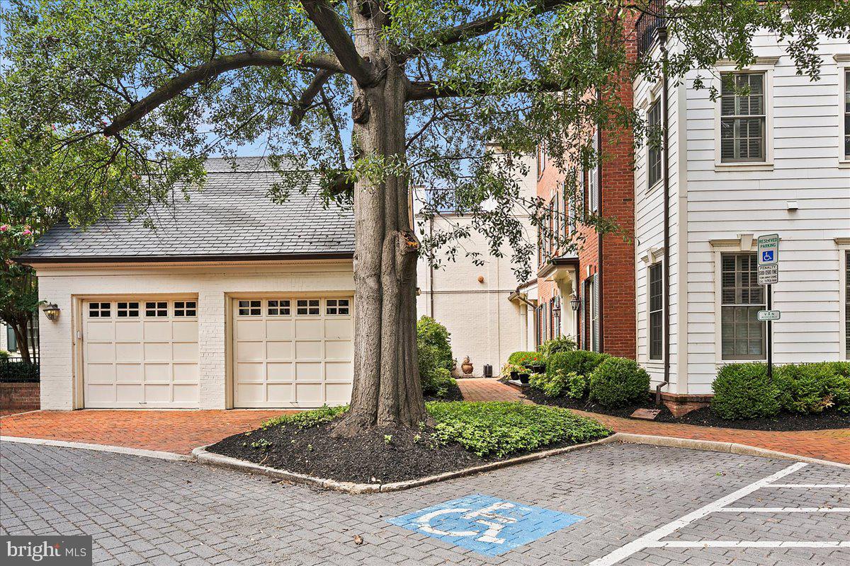 LIBERTY ROW - Residential