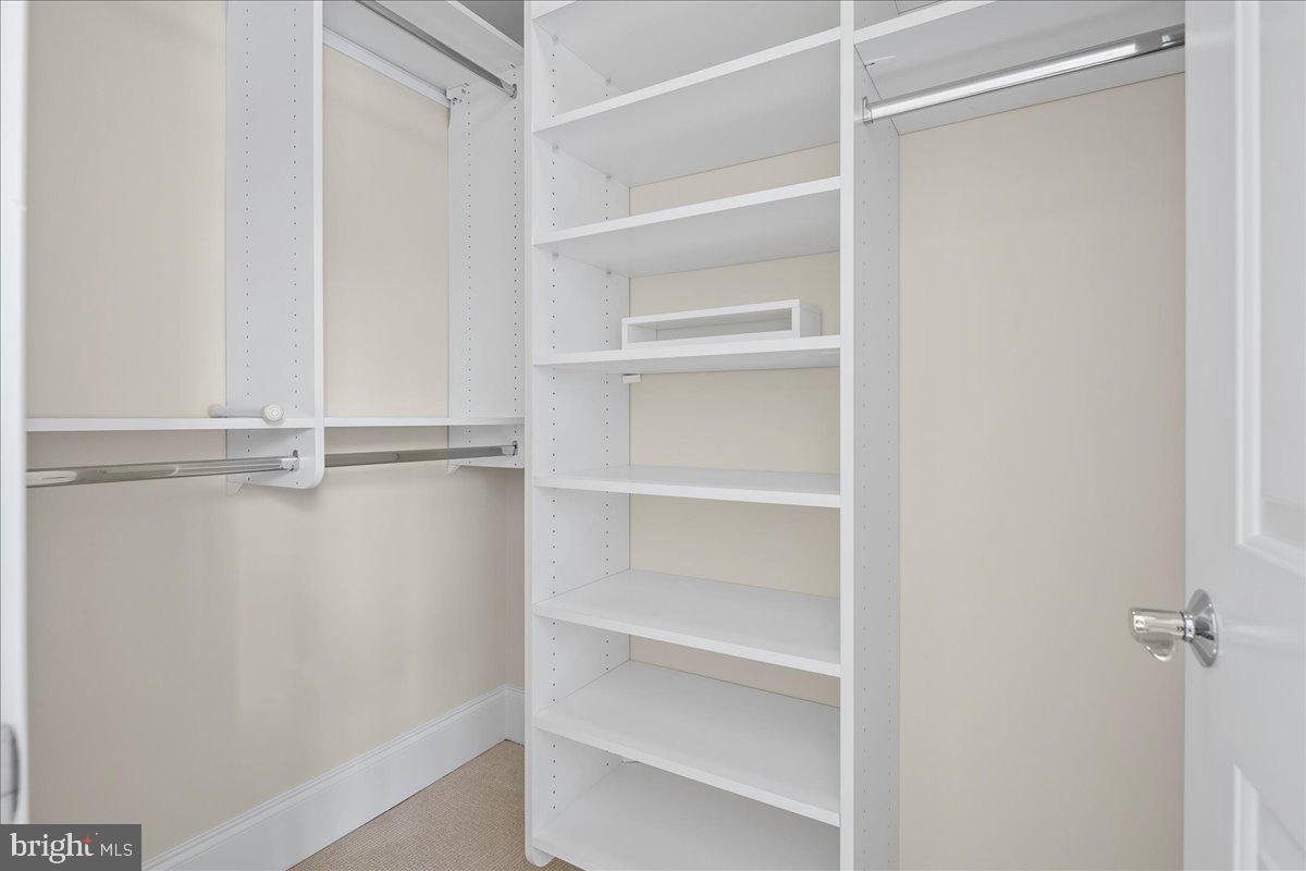 LIBERTY ROW - Residential