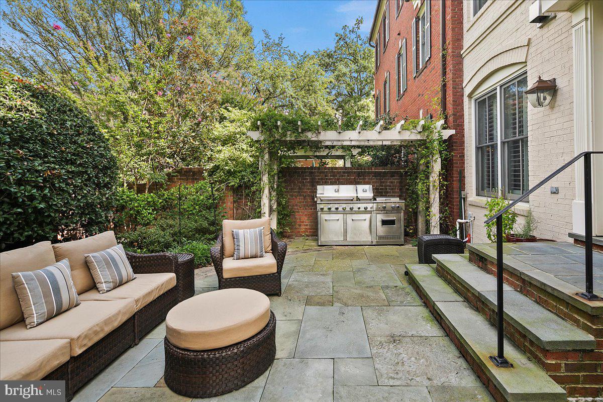 LIBERTY ROW - Residential