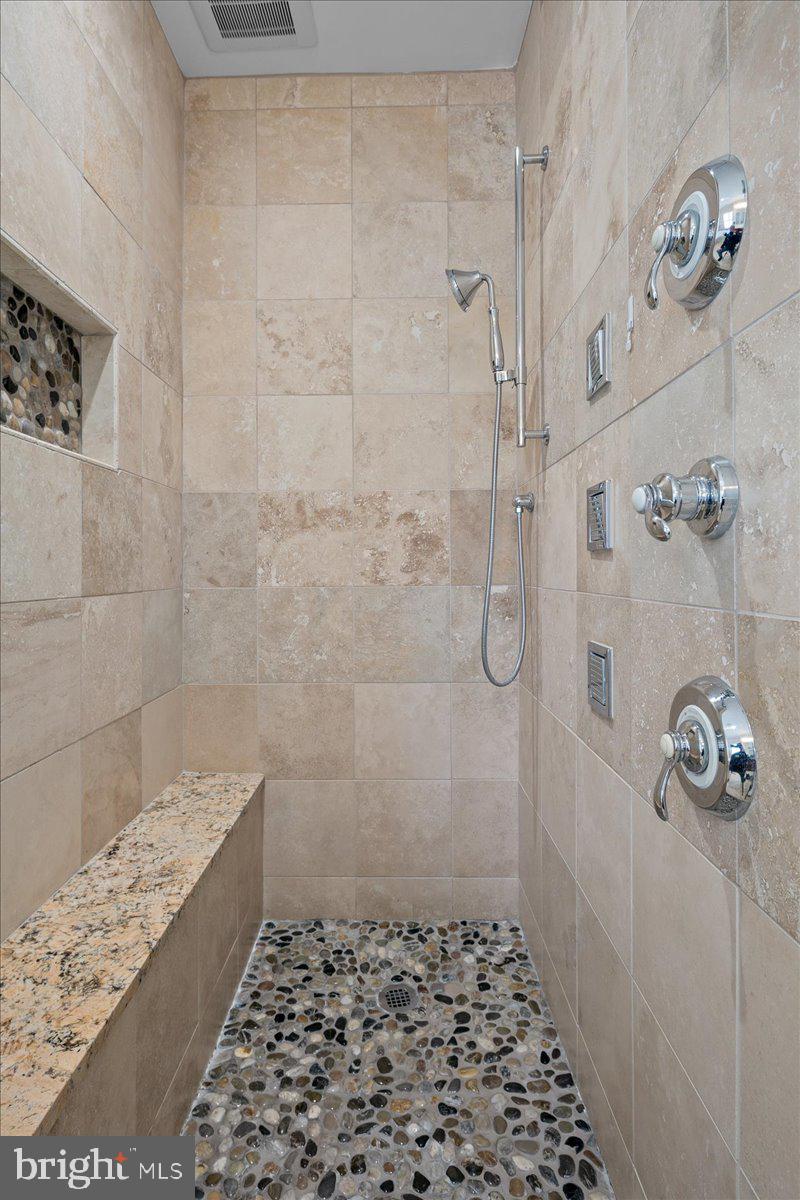 LIBERTY ROW - Residential