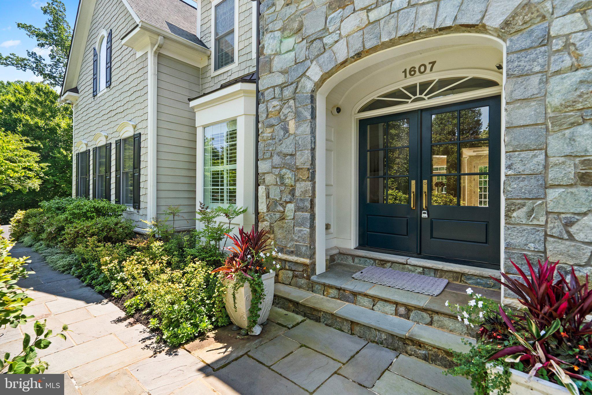 WYATTS HILL - Residential