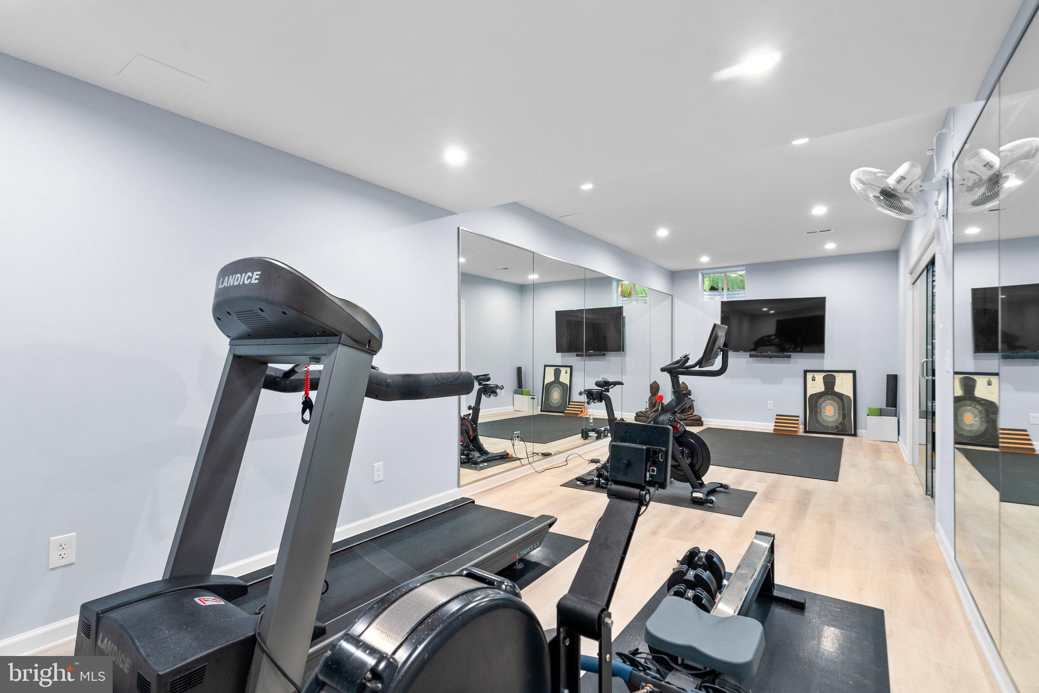 WYATTS HILL - Residential