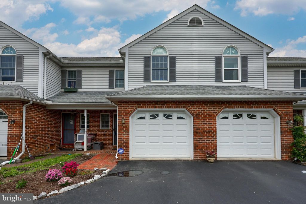 Photo of 119 Pepperton Court, LITITZ, PA 17543 (MLS # PALA2070136)