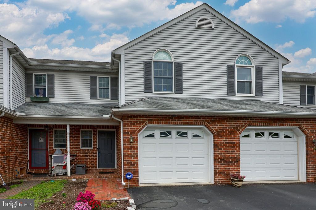Photo of 119 Pepperton Court, LITITZ, PA 17543 (MLS # PALA2070136)