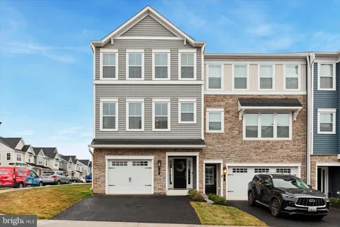 2 Copper Court, Royersford, PA MLS: PAMC2128812