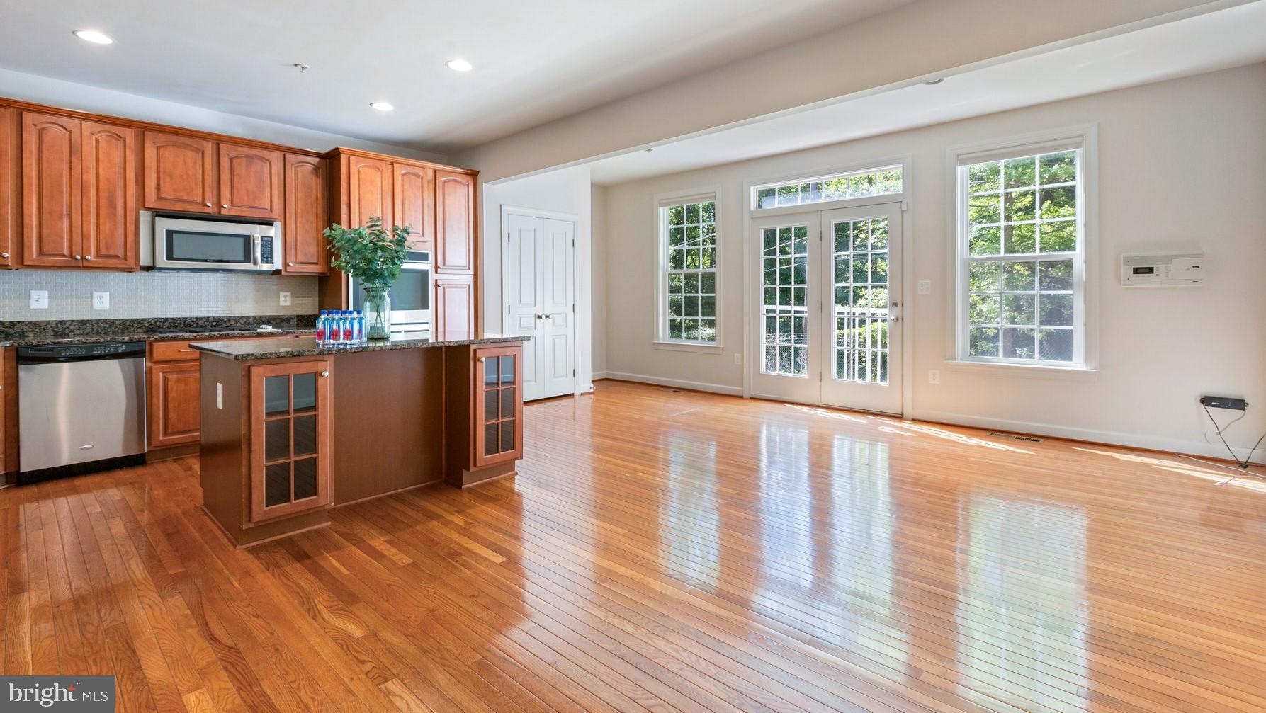 MONTGOMERY WHITE OAK - Residential