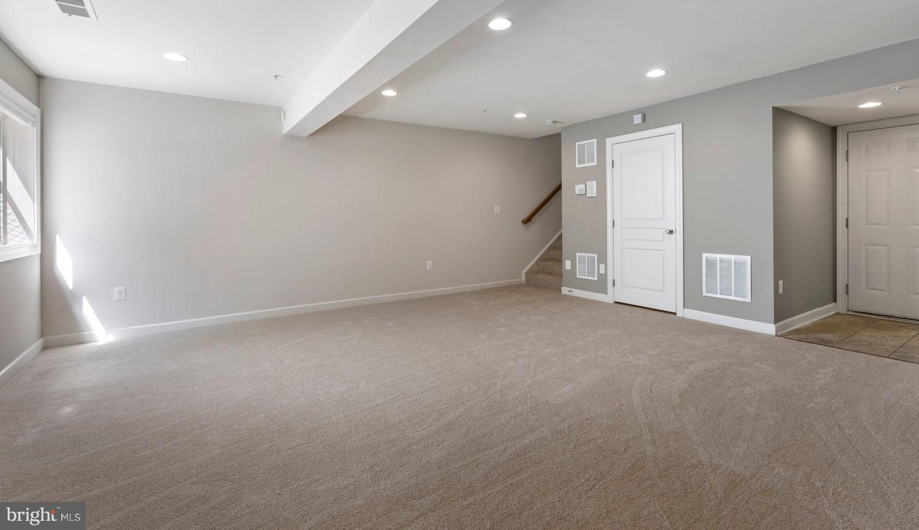 MONTGOMERY WHITE OAK - Residential