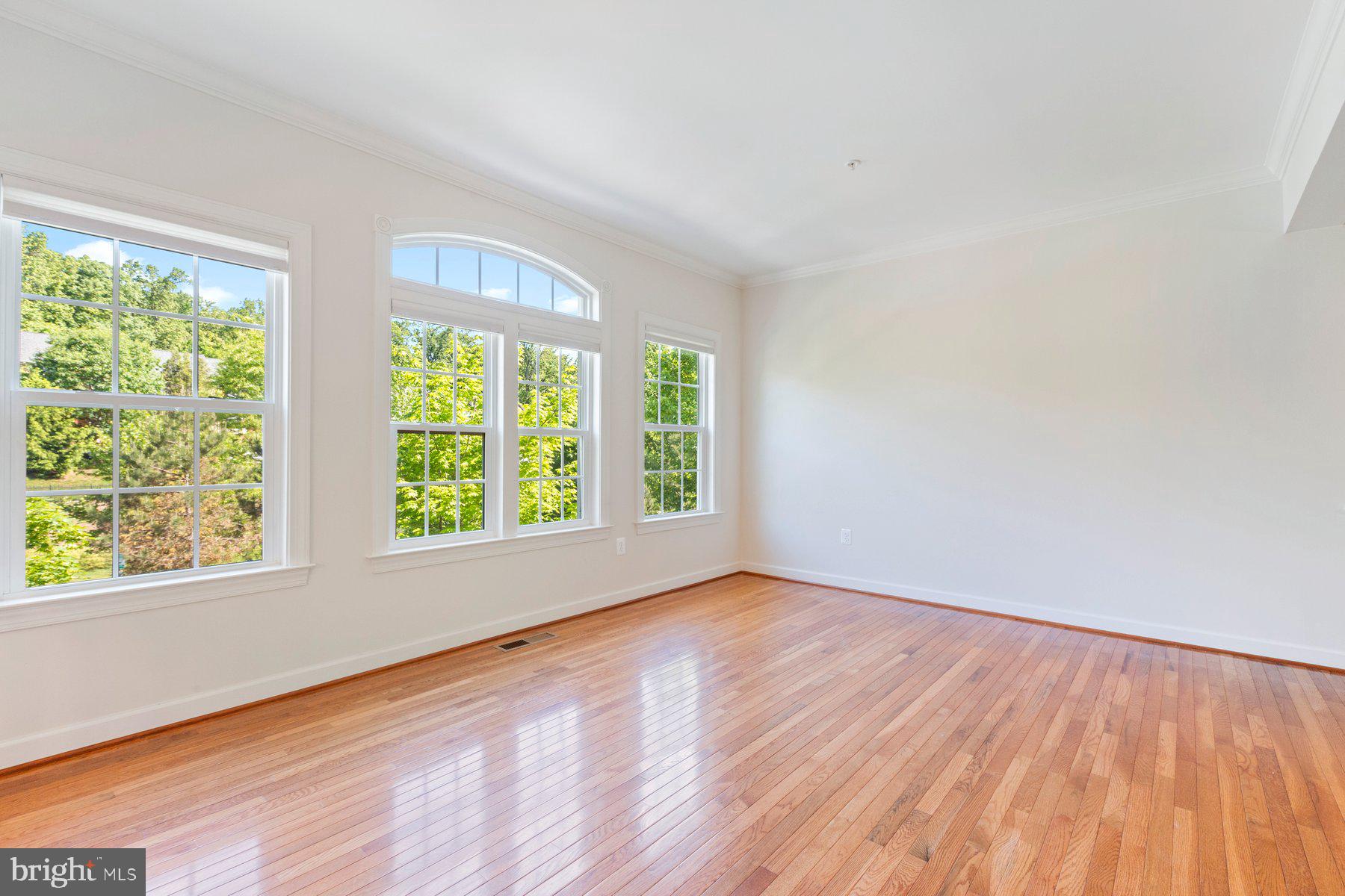 MONTGOMERY WHITE OAK - Residential