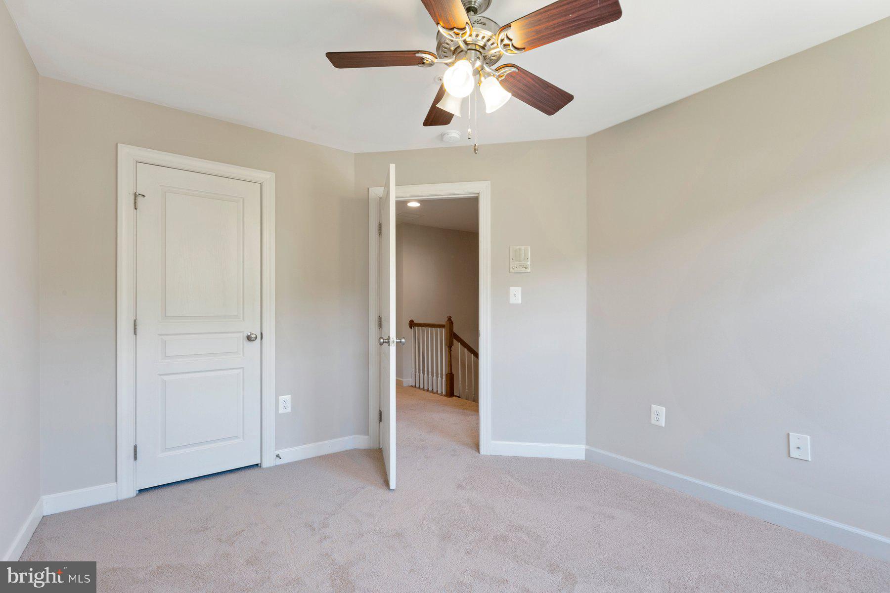 MONTGOMERY WHITE OAK - Residential