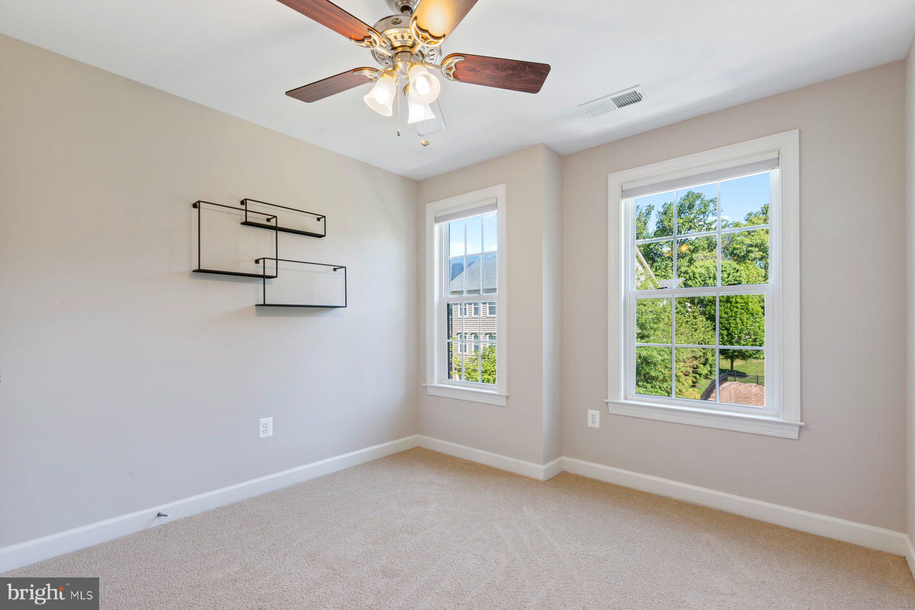 MONTGOMERY WHITE OAK - Residential