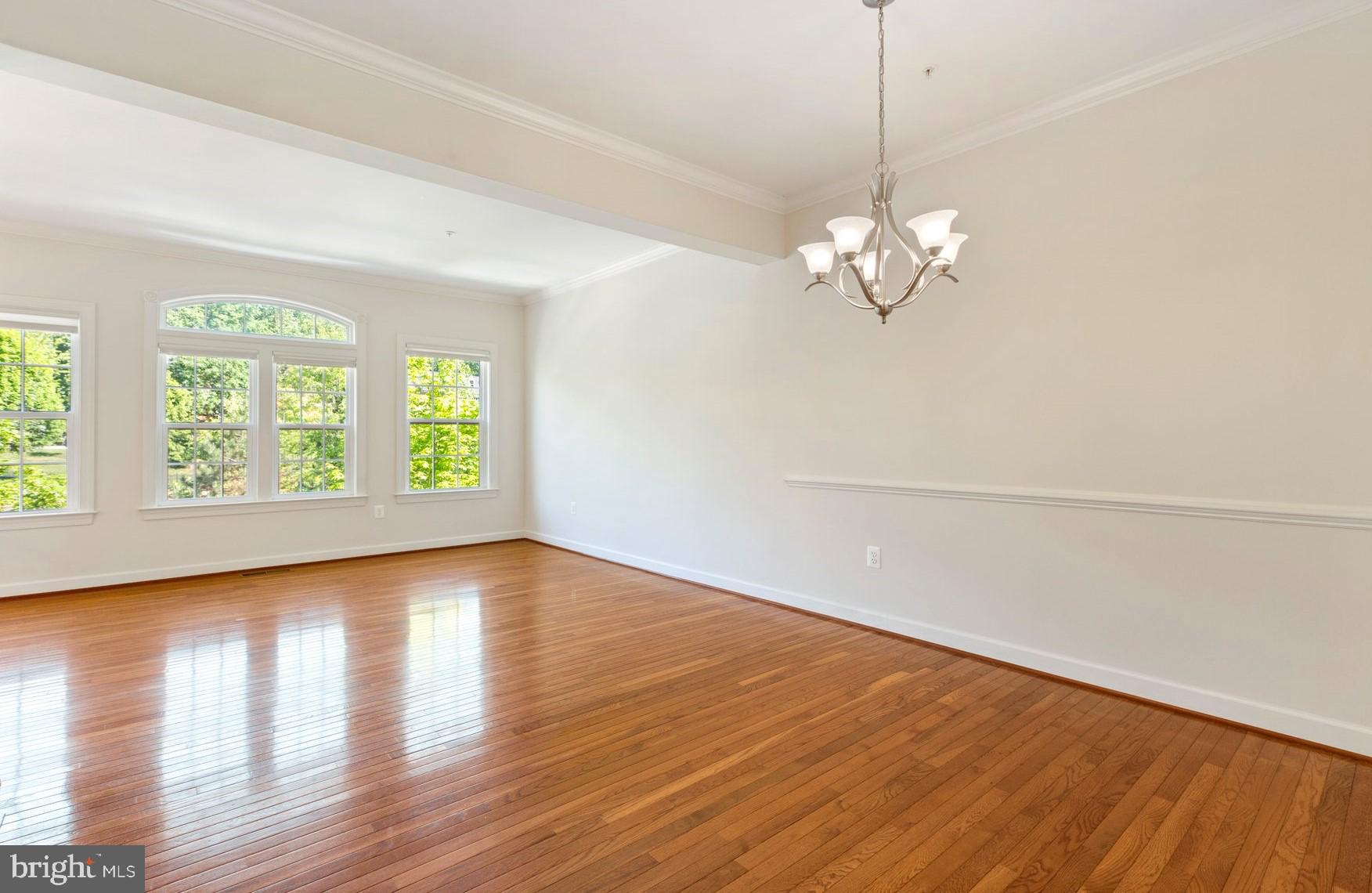 MONTGOMERY WHITE OAK - Residential