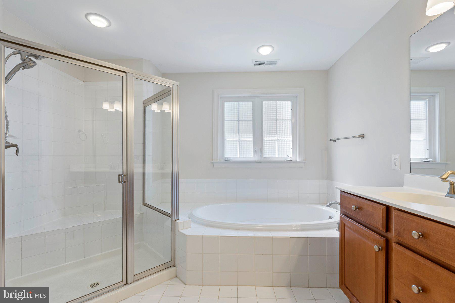 MONTGOMERY WHITE OAK - Residential