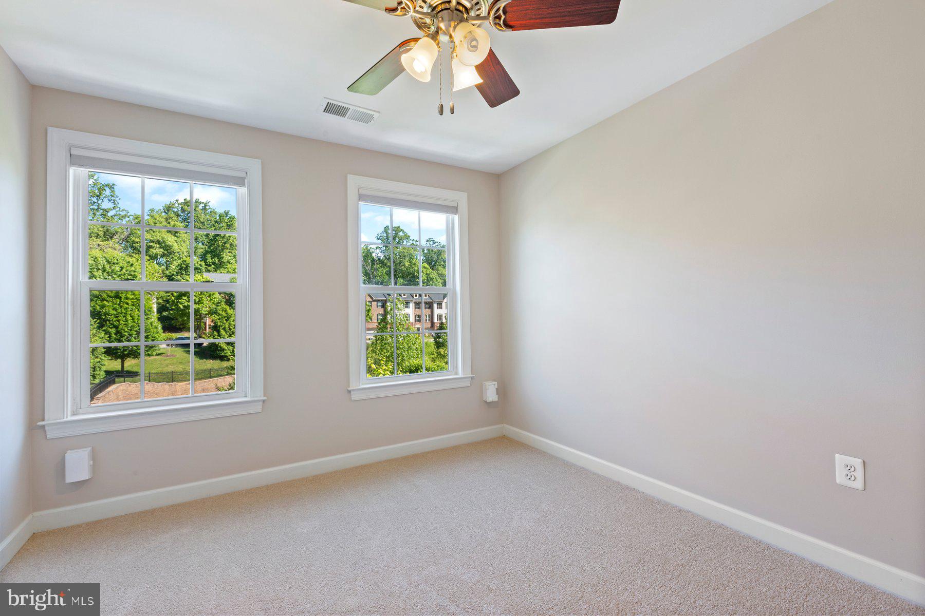 MONTGOMERY WHITE OAK - Residential