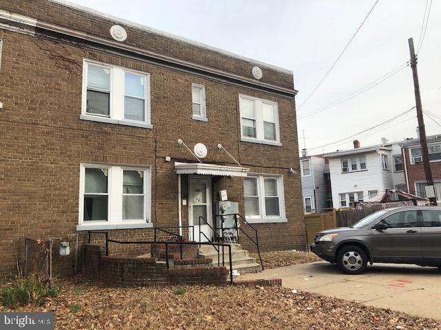 1528 MARION BARRY AVENUE SE