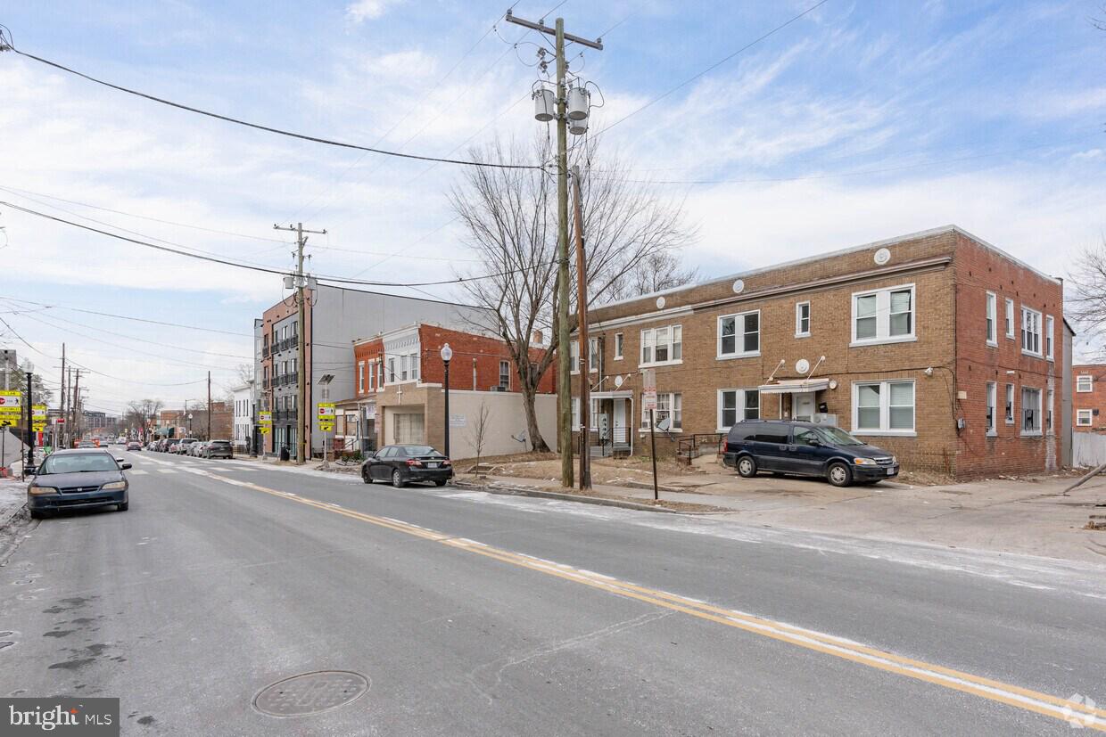 1528 MARION BARRY AVENUE SE