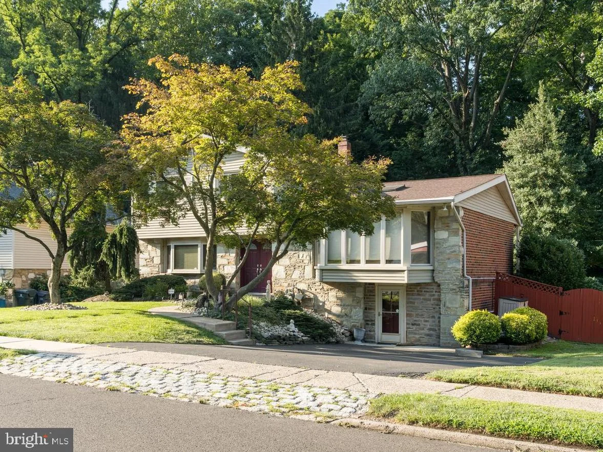 1062 Old Ford Road, Huntingdon Valley, PA, 19006